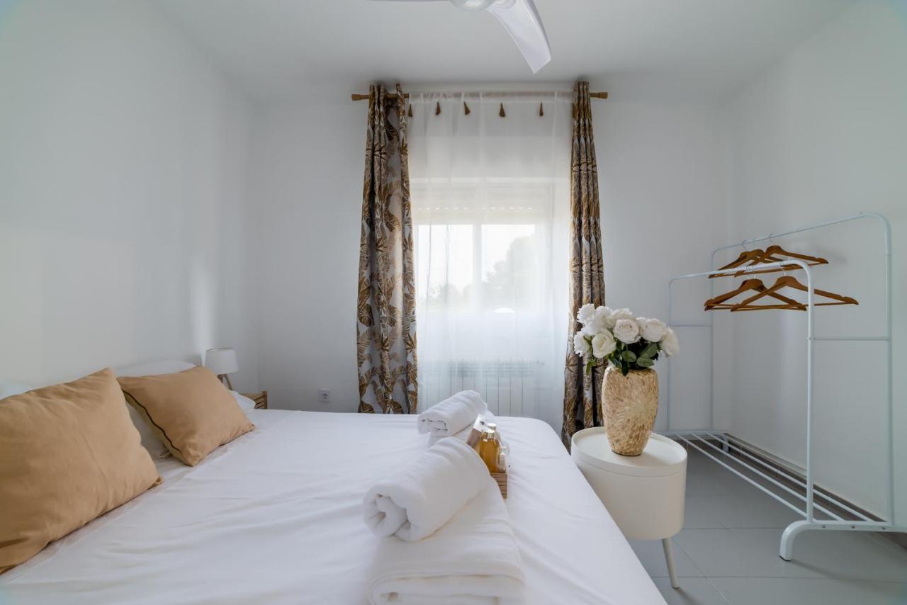 Chalet Con Piscina En Entorno Idilico ลาซูเบีย ภายนอก รูปภาพ