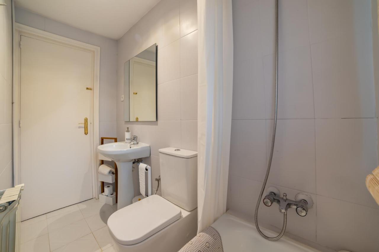 Chalet Con Piscina En Entorno Idilico ลาซูเบีย ภายนอก รูปภาพ